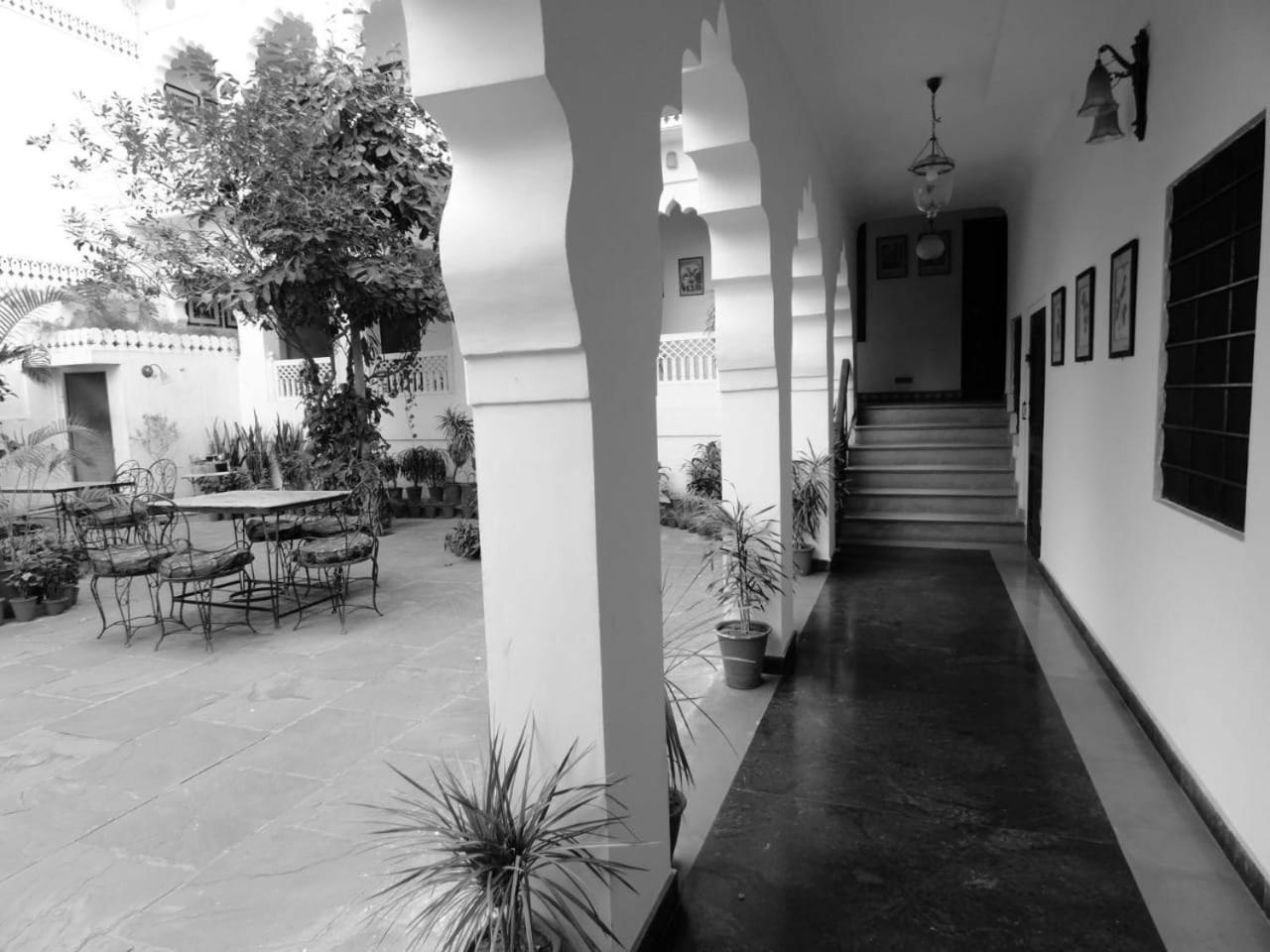 Heritage Khandwa Haveli Hotel Jaipur Bagian luar foto