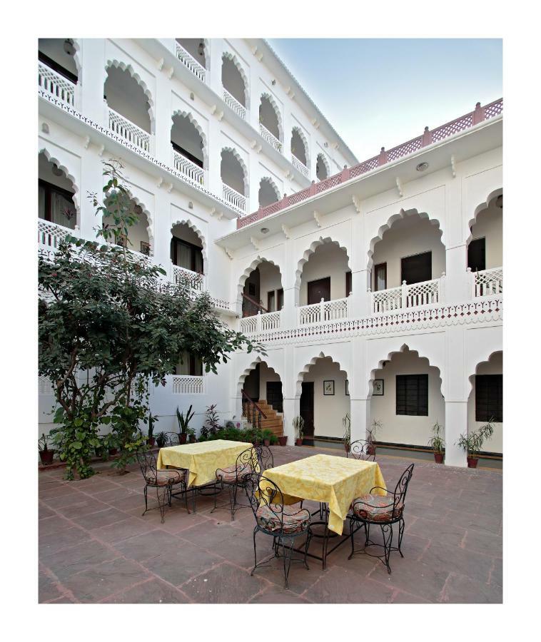 Heritage Khandwa Haveli Hotel Jaipur Bagian luar foto